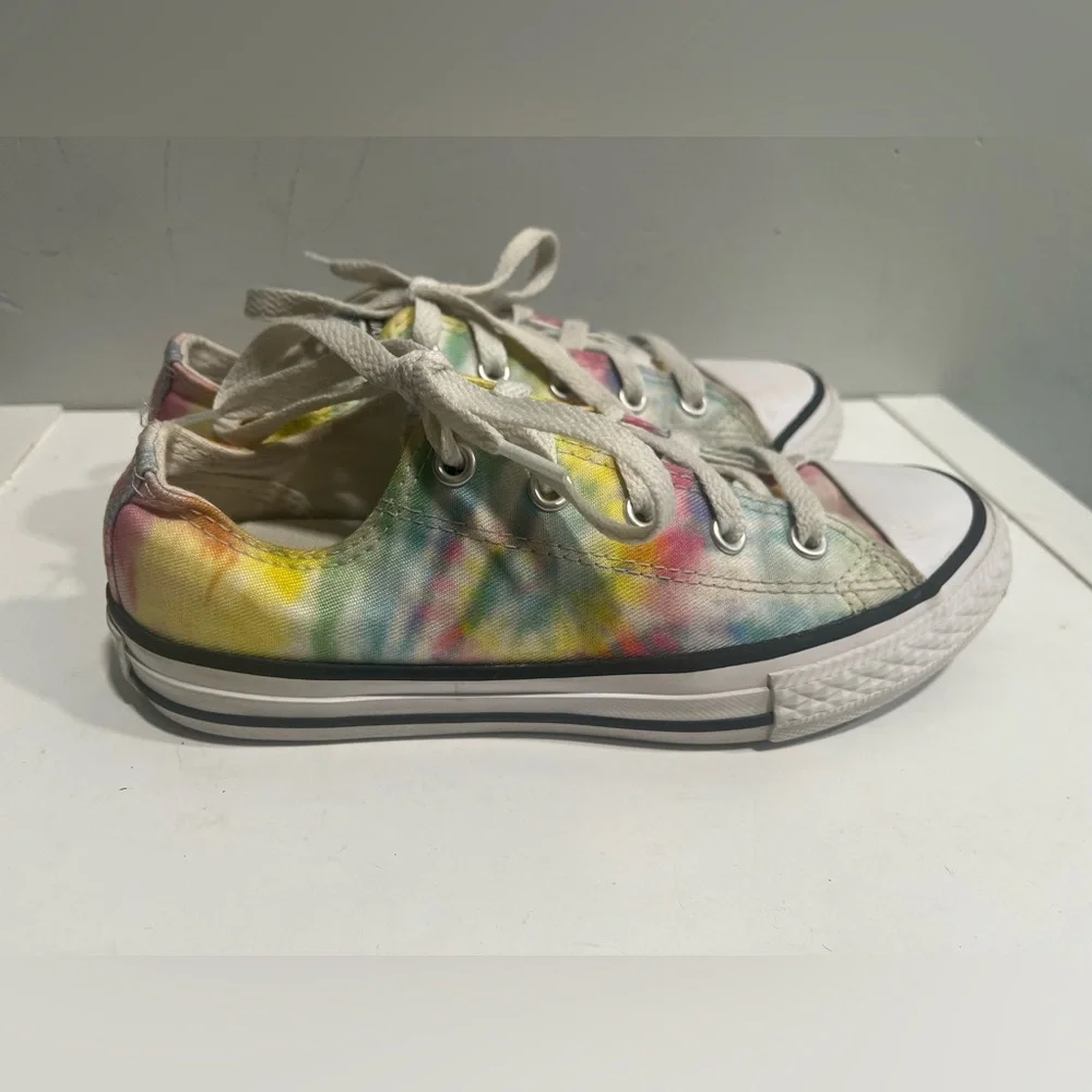 Girls Tie Dye Converse size 1